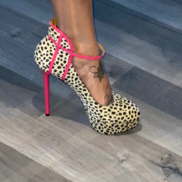 Heels - Picture 1 of 8